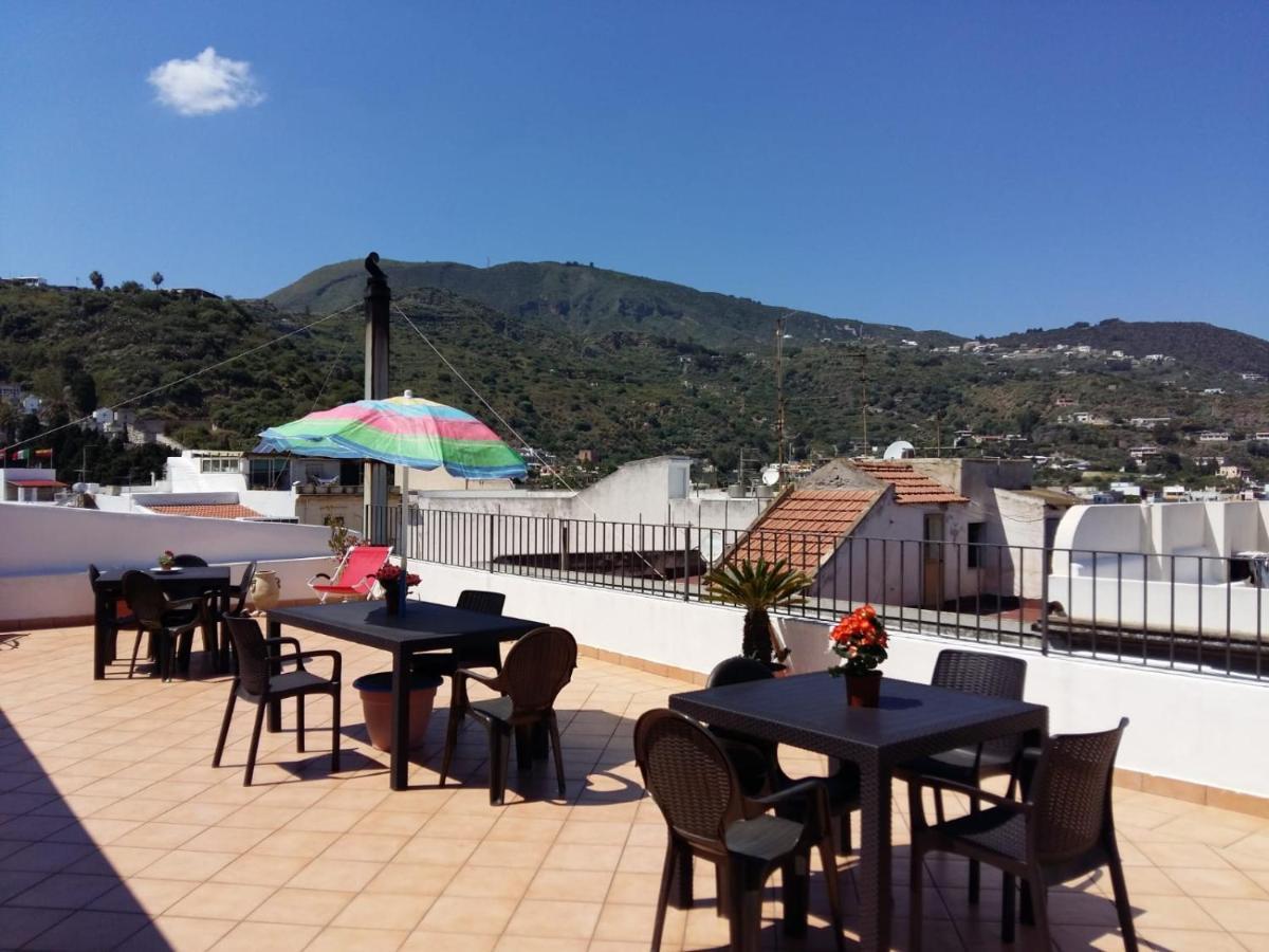 Lipari Centro Storico Flat 6 Mins From Port Apartment ภายนอก รูปภาพ